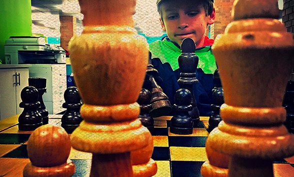 diary dad playing chess