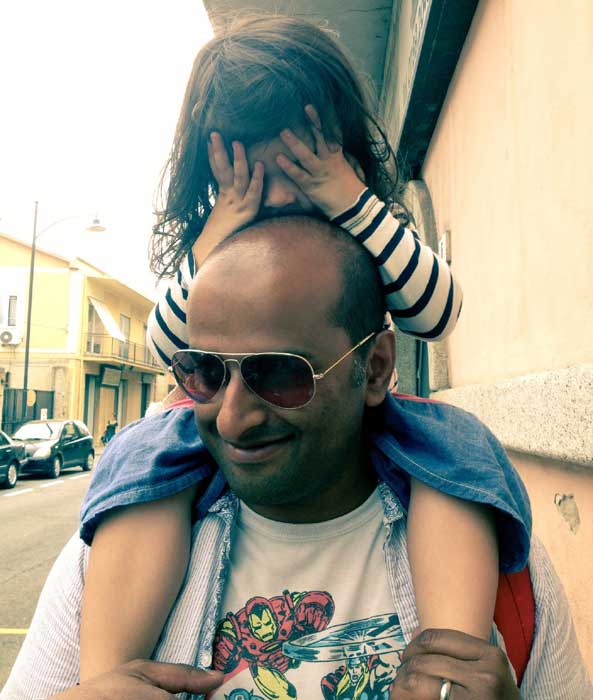 UK dad blogger Simon Ragoonanan of Man vs. Pink and his daughter