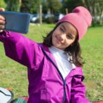 girl takes selfie culture should a child have an instagram account