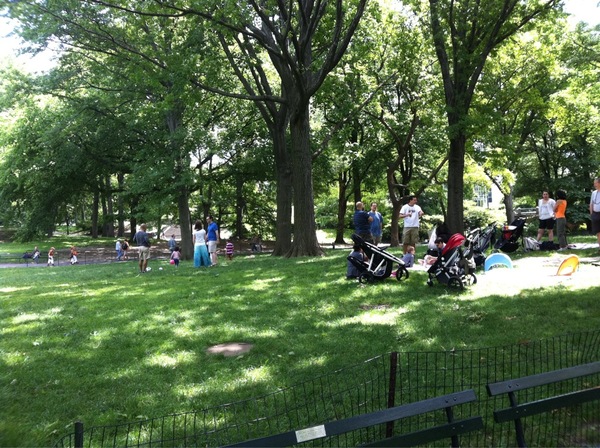 Dads and kids playdate in Central Park