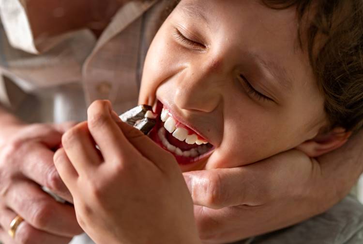 pull tooth with pliers